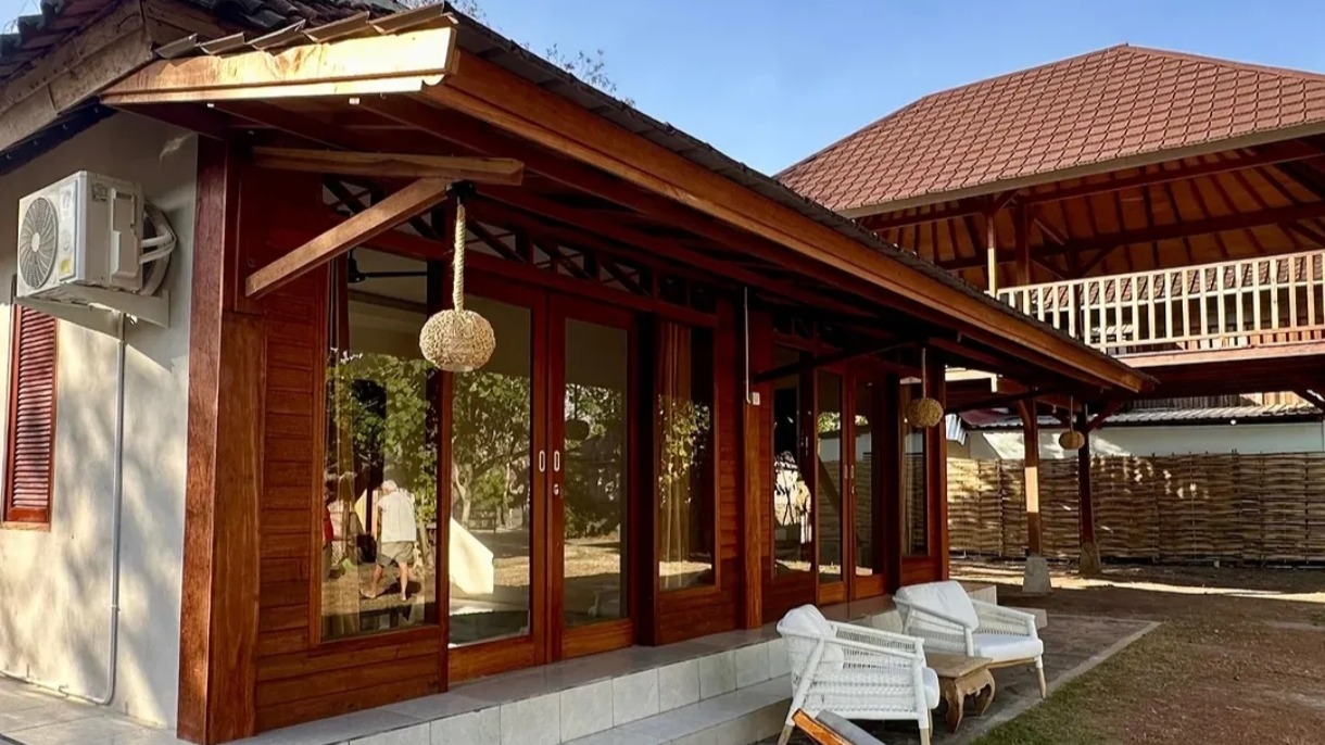 Private Lagoon Garden Bungalow