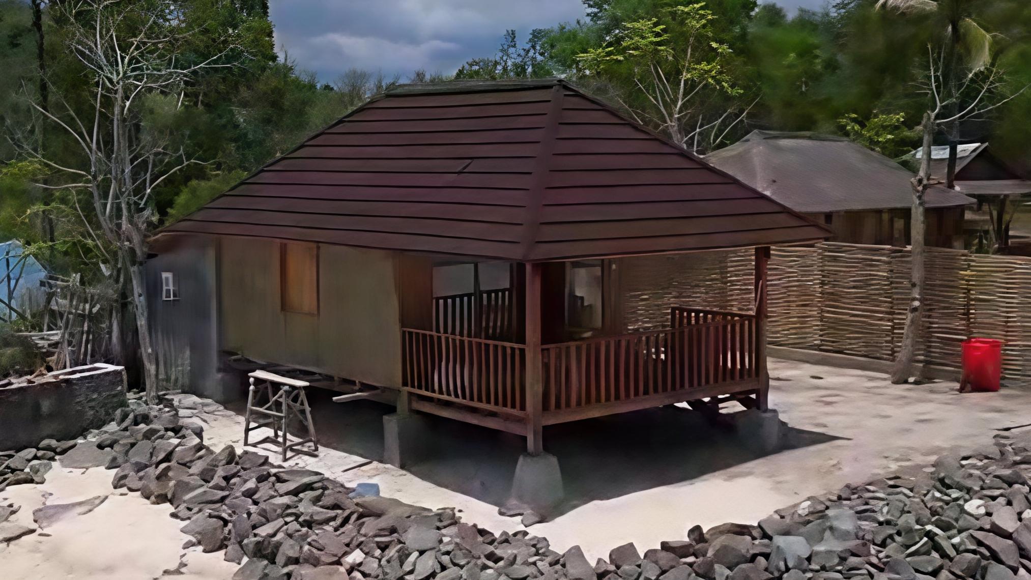 Premier Beachfront Bungalow - Fan only