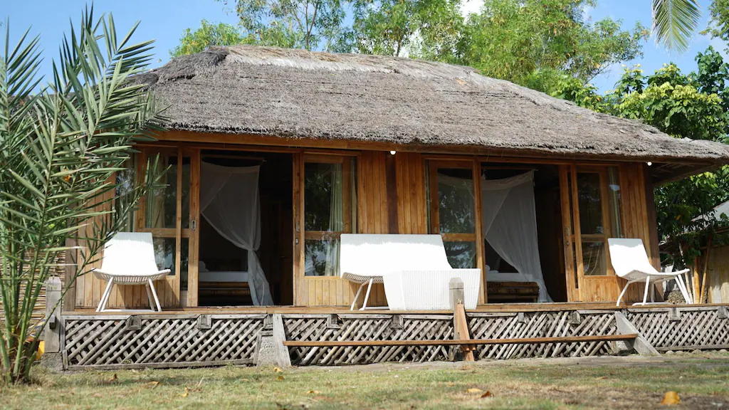Family Room Connecting Beachfront Bungalow